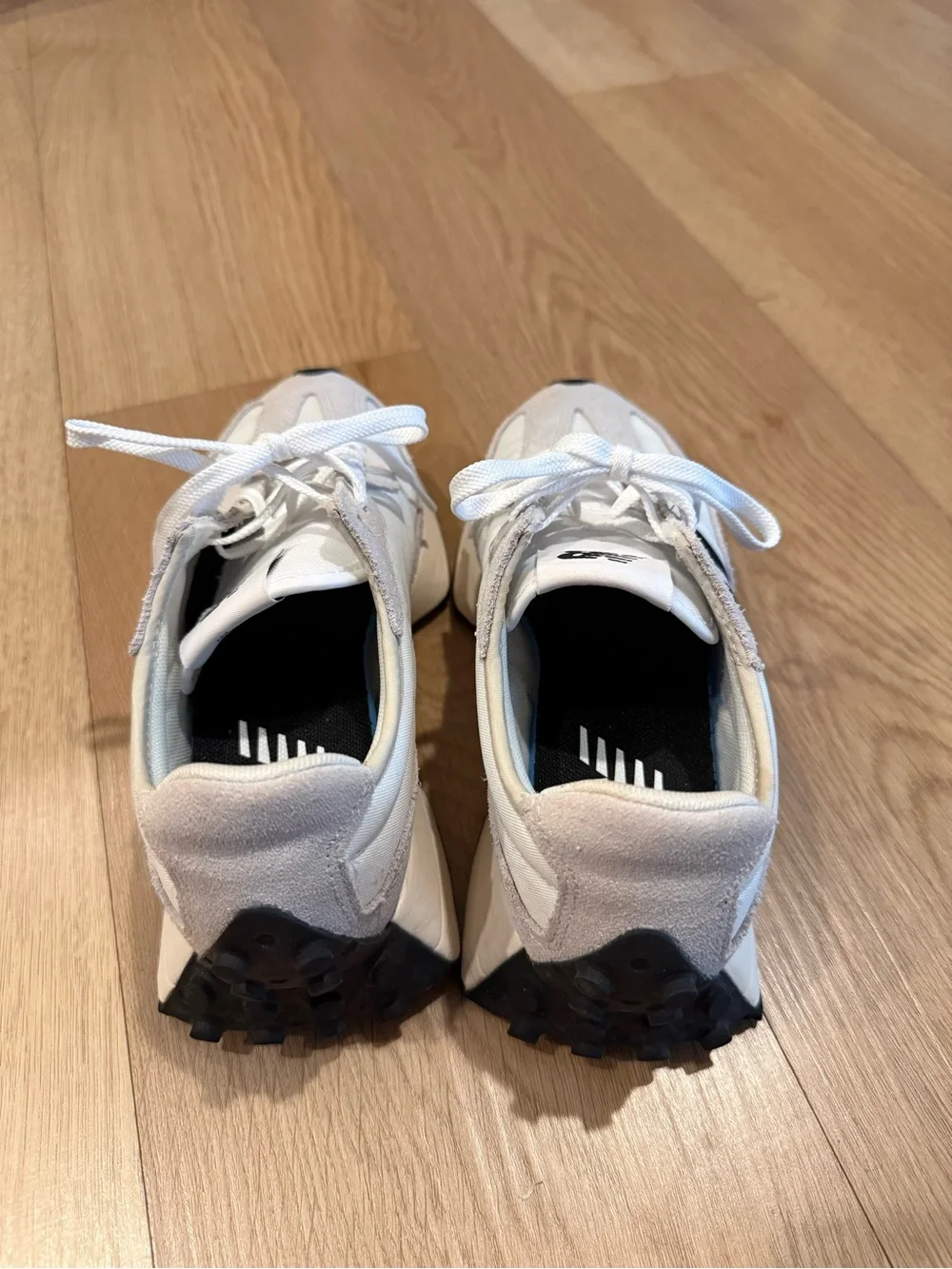New Balance 327 Black and White Sneakers